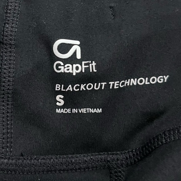 Gap Fit Blackout Technology workout leggings - Picture 3 of 3